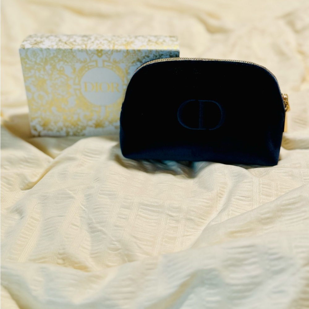 Dior cosmetics pouch - Picture 2 of 5